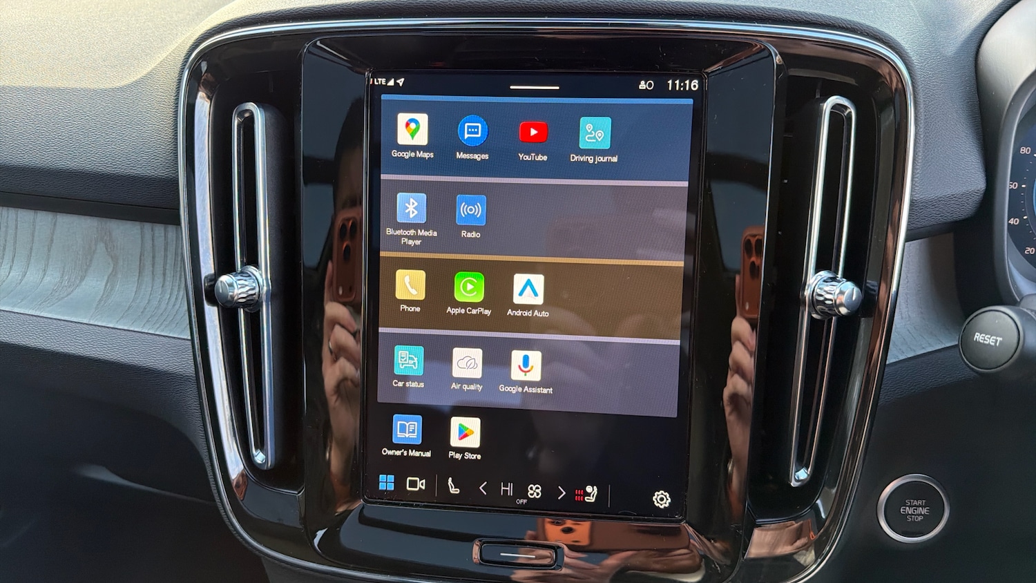 Used Volvo XC40 2025 for sale - 76879216: Photo 12