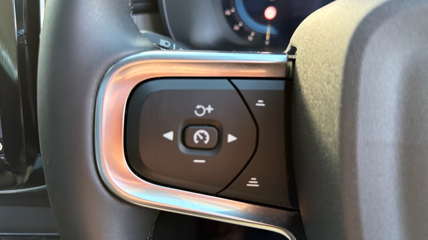 Used Volvo XC40 2025 for sale - 76879216: Photo 21