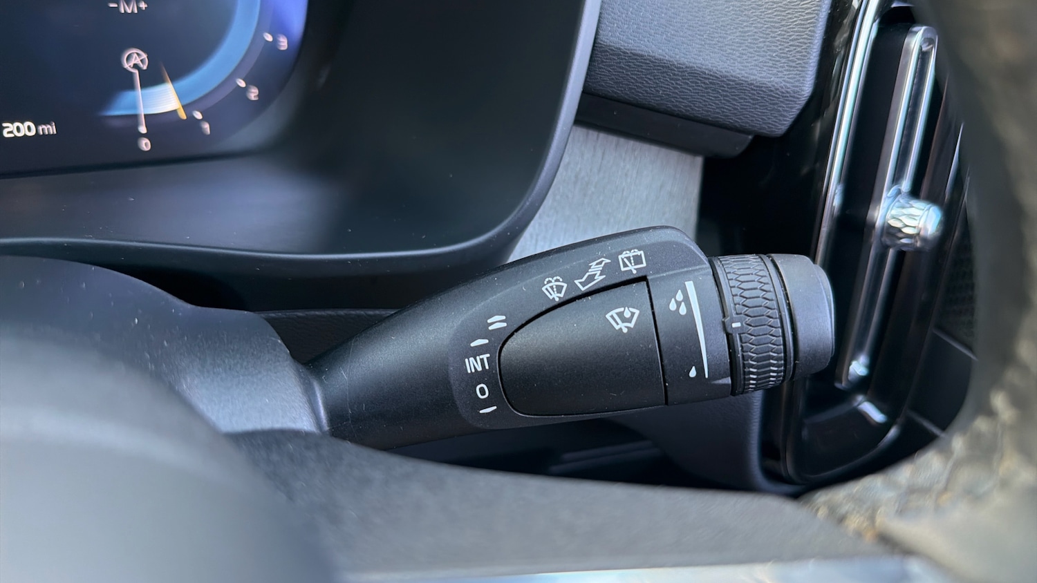 Used Volvo XC40 2025 for sale - 76879216: Photo 23