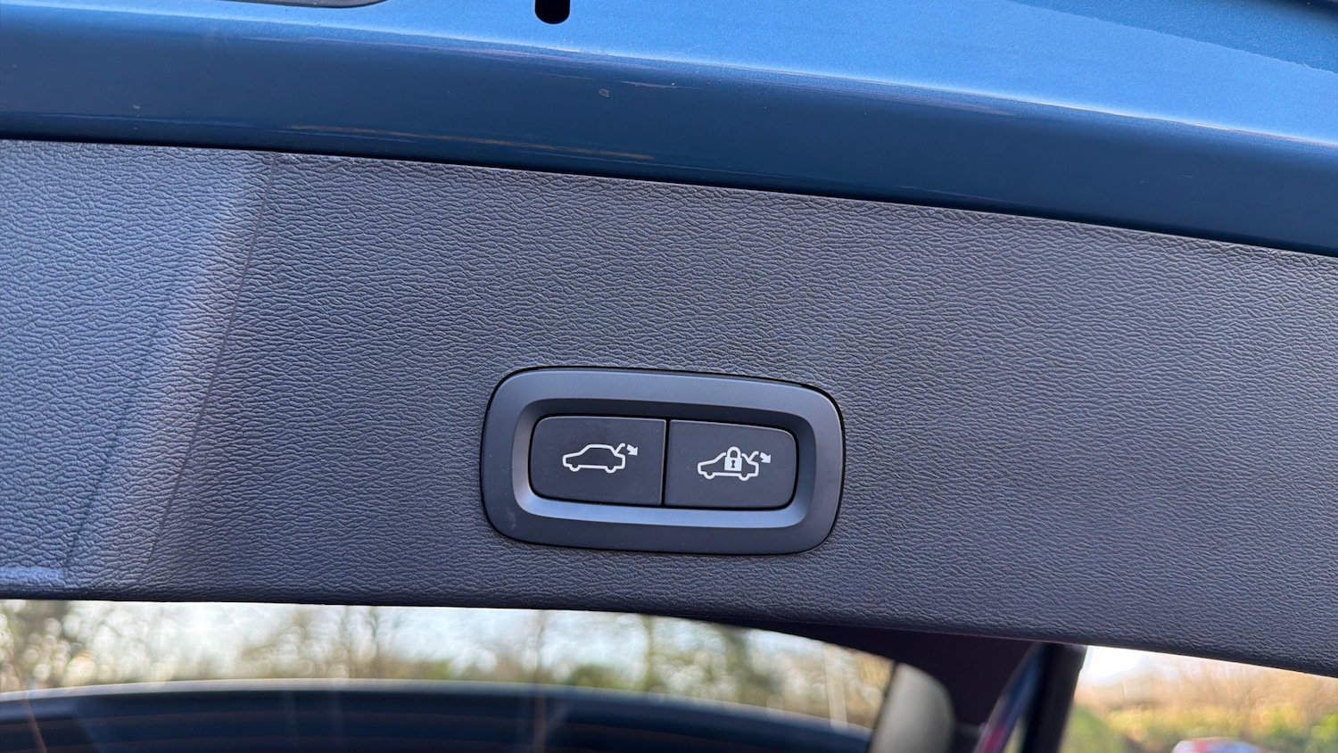 Used Volvo XC40 2025 for sale - 76879216: Photo 35