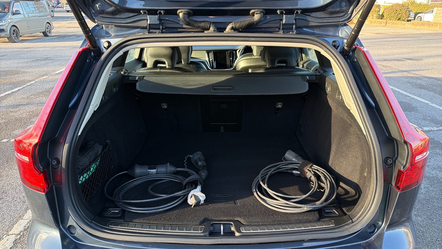 Used Volvo V60 2021 for sale - 76956987: Photo 13