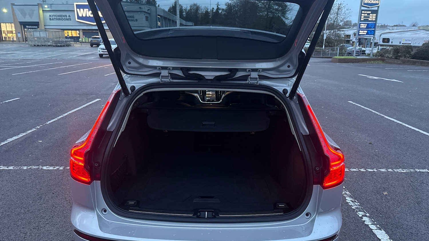 Used Volvo V60 2025 for sale - 76831542: Photo 13