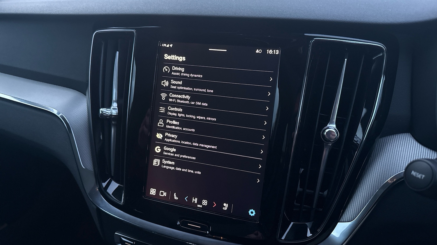 Used Volvo V60 2025 for sale - 76831542: Photo 15