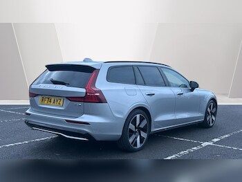 Used Volvo V60 2025 for sale - 76831542: Photo