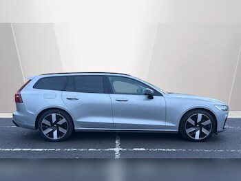 Used Volvo V60 2025 for sale - 76831542: Photo