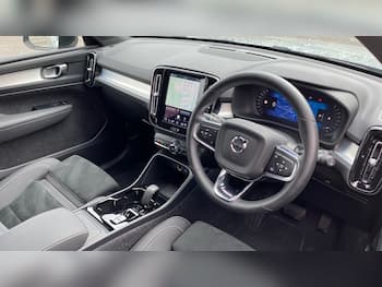 Used Volvo XC40 2025 for sale - 79665142: Photo
