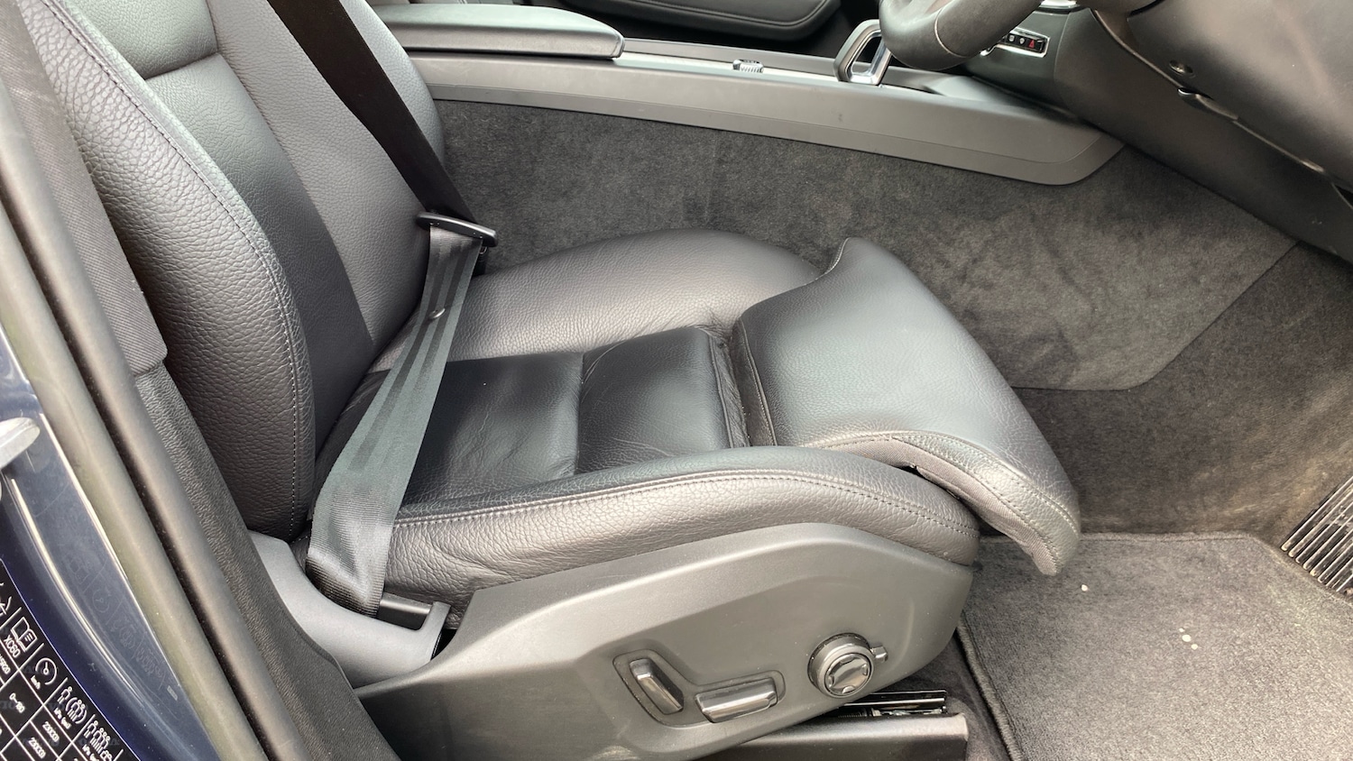 Used Volvo XC60 2023 for sale - 77999235: Photo 30