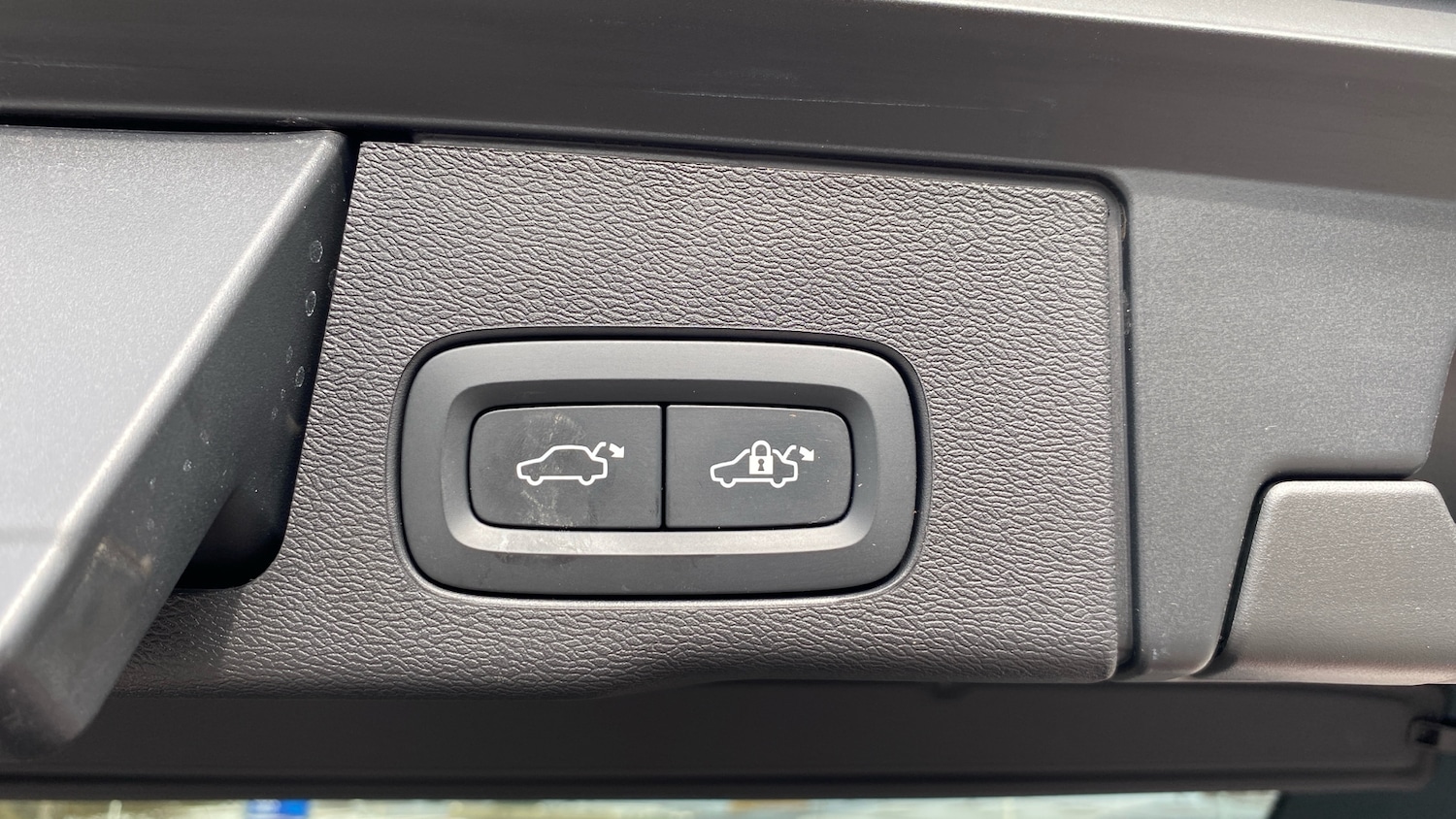 Used Volvo XC60 2023 for sale - 77999235: Photo 35