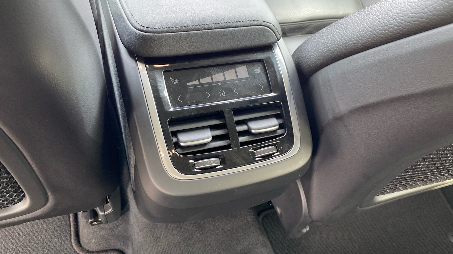 Used Volvo XC60 2023 for sale - 77999235: Photo 36