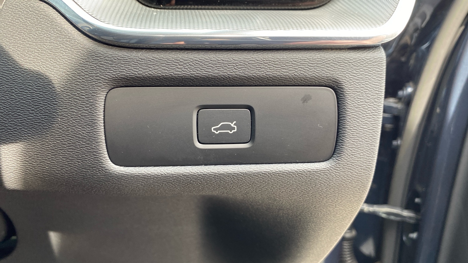 Used Volvo XC60 2023 for sale - 77999235: Photo 37