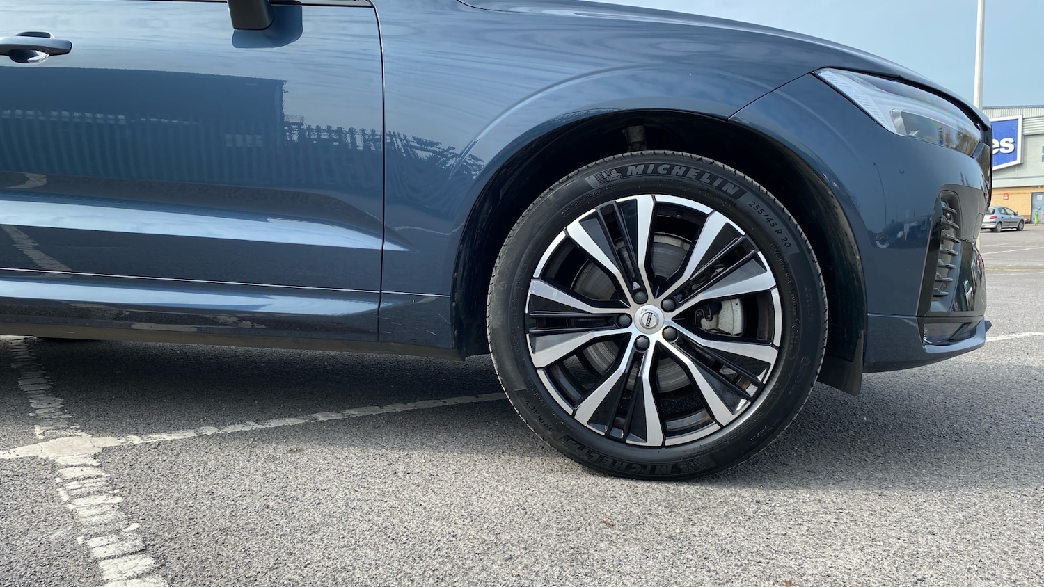 Used Volvo XC60 2023 for sale - 77999235: Photo 9