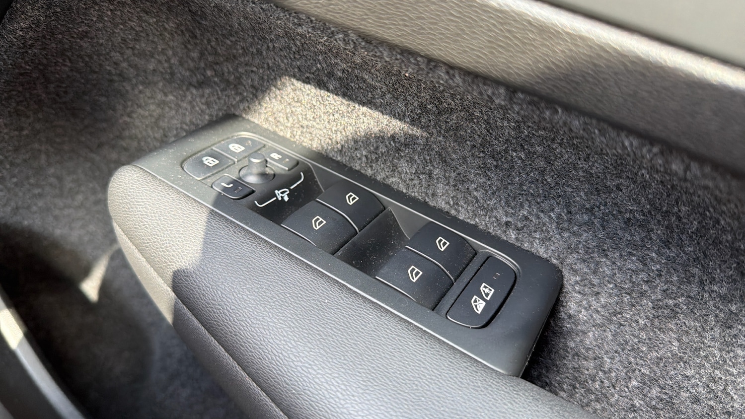 Used Volvo XC40 2024 for sale - 78109187: Photo 23