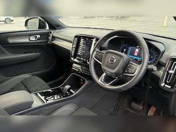 Used Volvo XC40 2024 for sale - 77228103: Photo