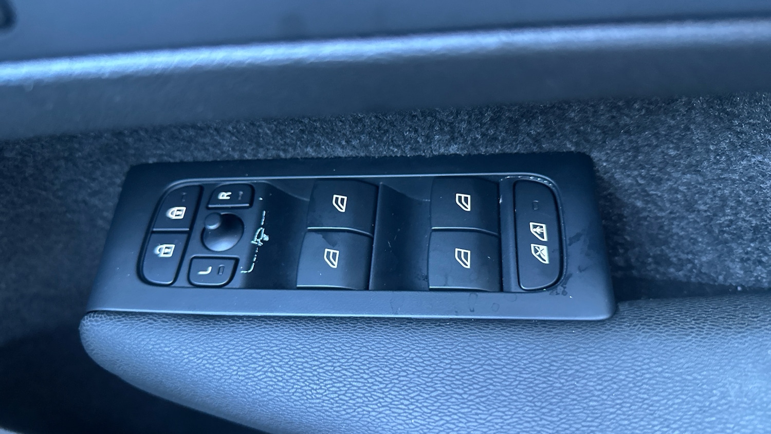 Used Volvo XC40 2023 for sale - 75983014: Photo 28