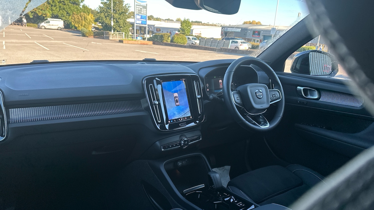 Used Volvo XC40 2023 for sale - 75983014: Photo 4