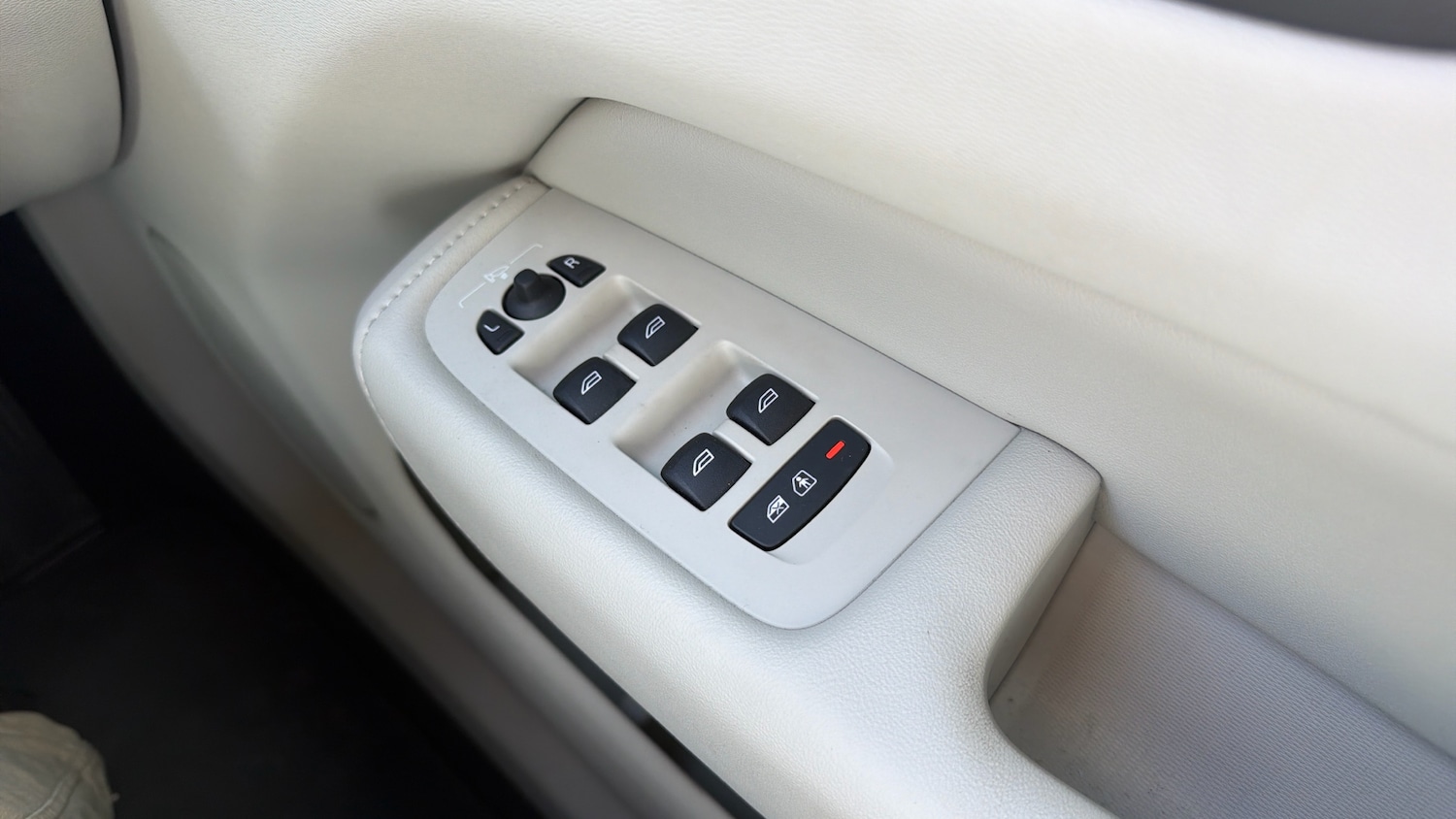 Used Volvo XC60 2023 for sale - 78066644: Photo 21