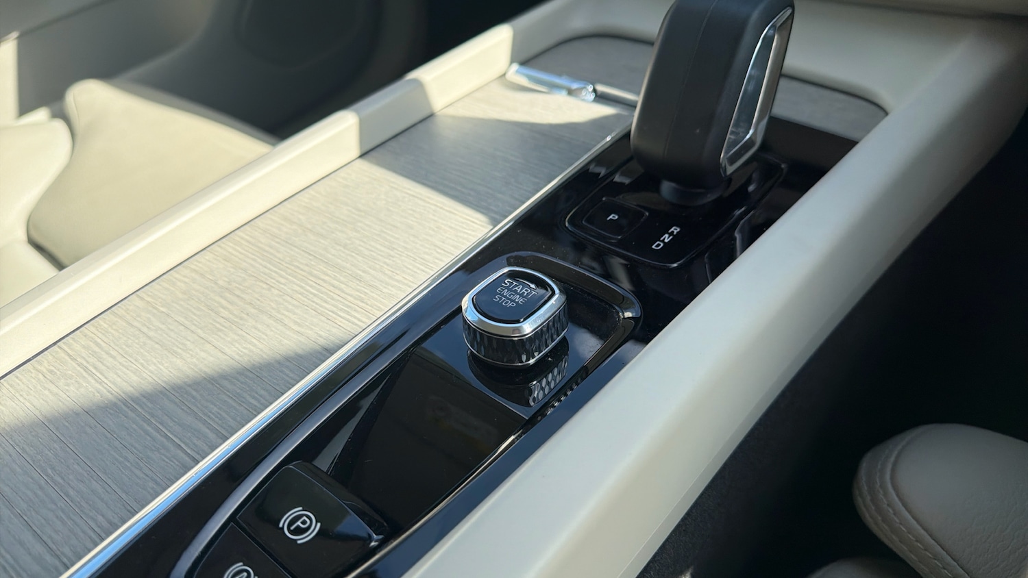 Used Volvo XC60 2023 for sale - 78066644: Photo 24