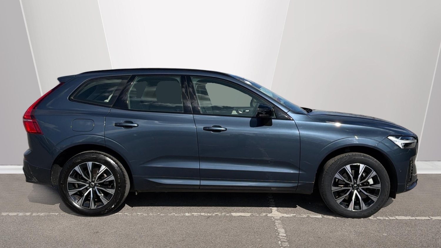 Used Volvo XC60 2023 for sale - 78066644: Photo 3