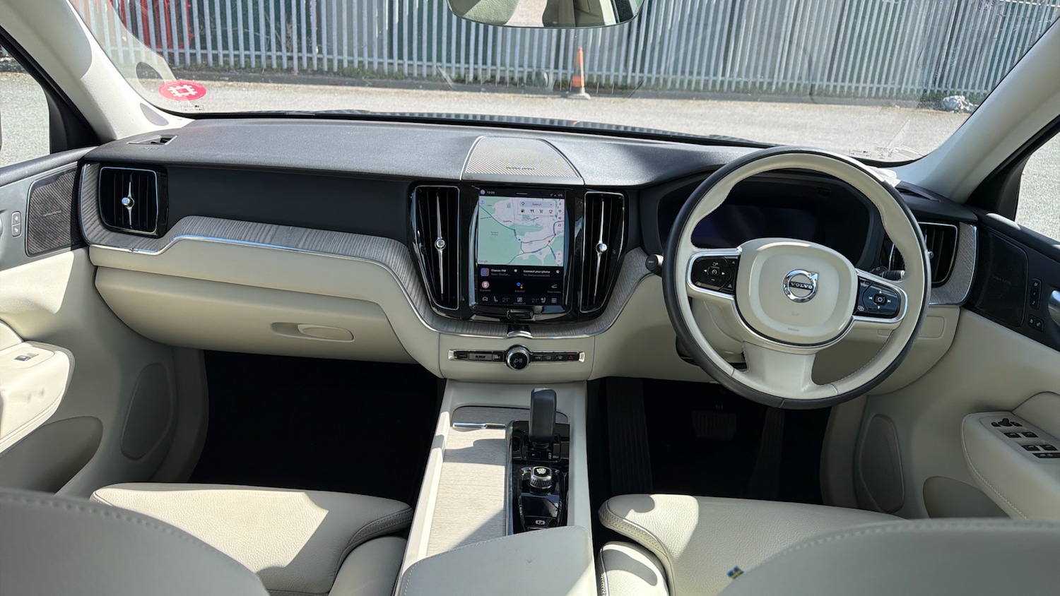 Used Volvo XC60 2023 for sale - 78066644: Photo 5