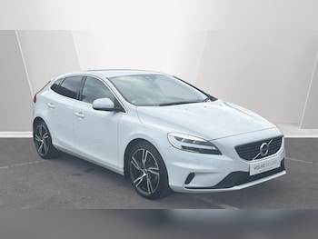 Used Volvo V40 2019 for sale - 78180160: Photo