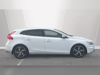 Used Volvo V40 2019 for sale - 78180160: Photo