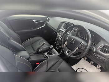 Used Volvo V40 2019 for sale - 78180160: Photo