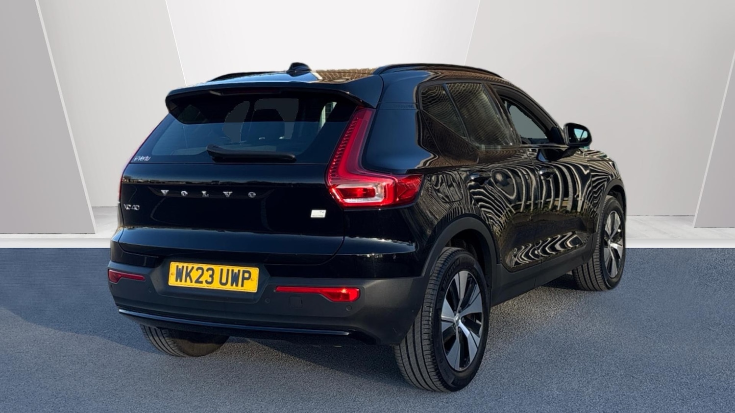 Used Volvo XC40 2023 for sale - 77758586: Photo 2