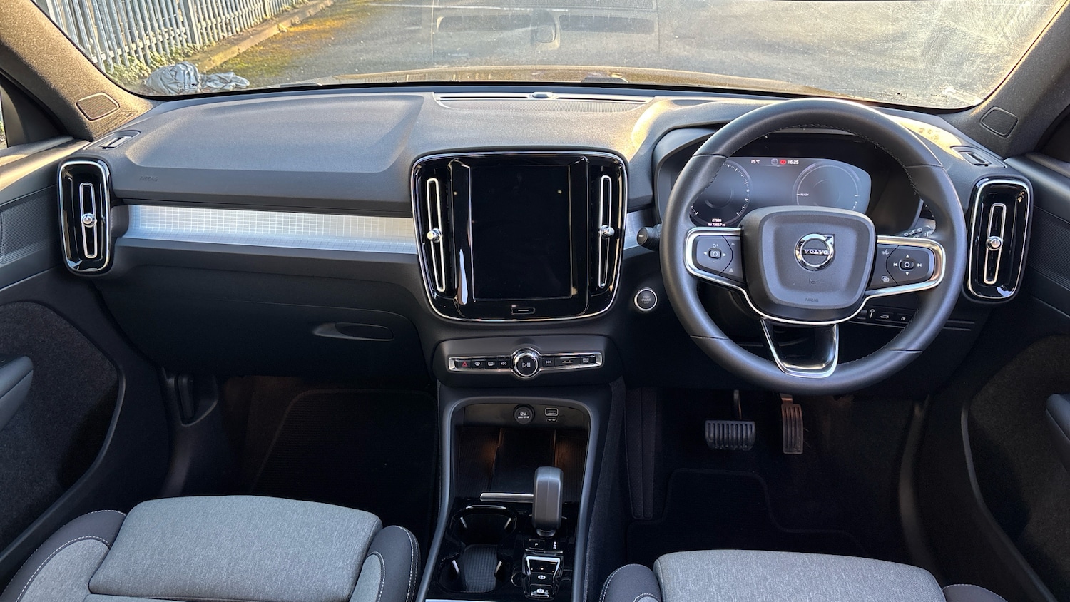 Used Volvo XC40 2023 for sale - 77758586: Photo 5