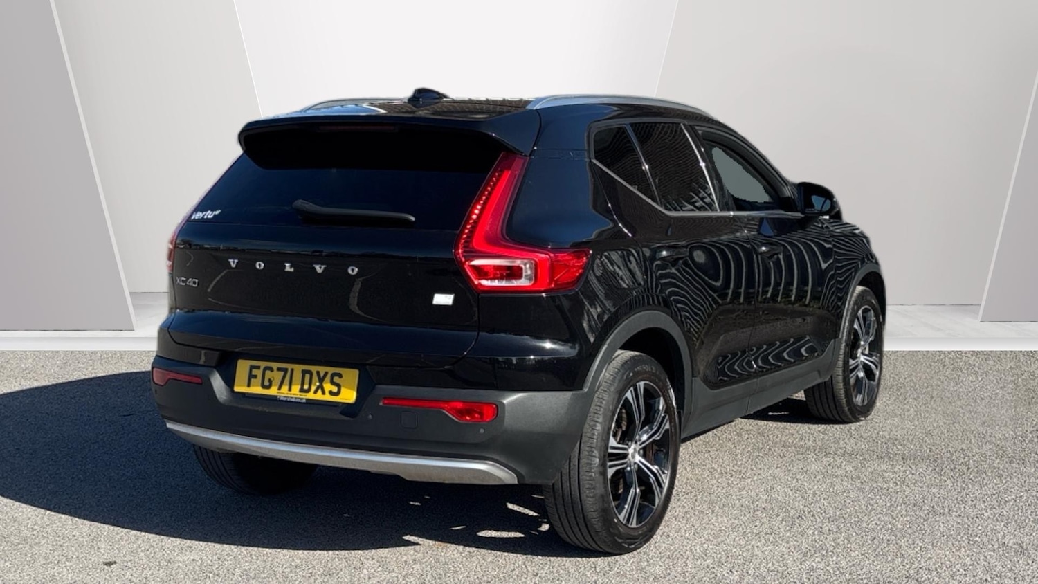Used Volvo XC40 2021 for sale - 77999239: Photo 2