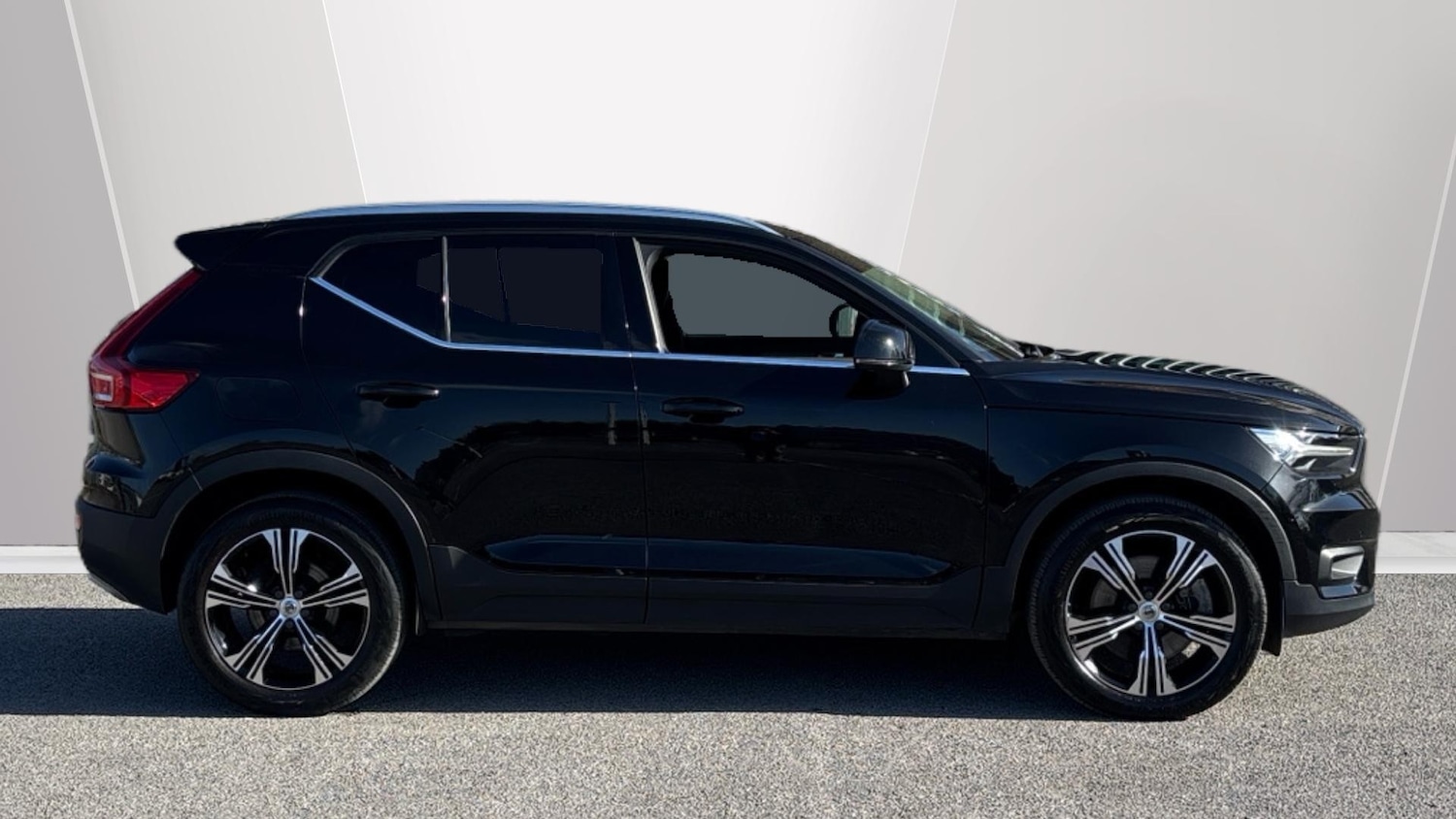Used Volvo XC40 2021 for sale - 77999239: Photo 3