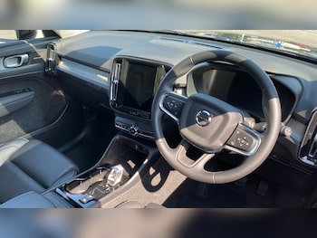 Used Volvo XC40 2025 for sale - 79308403: Photo