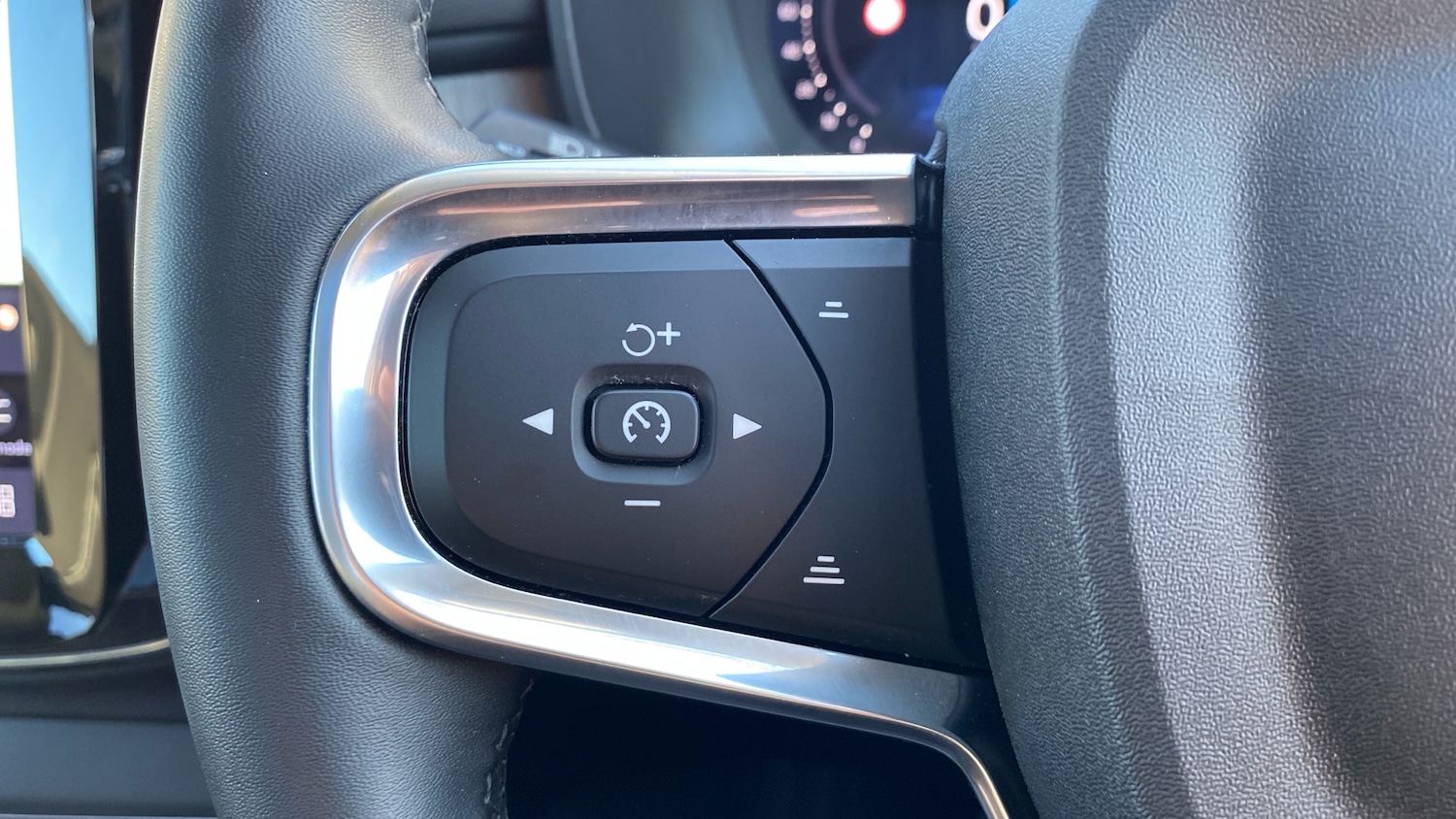 Used Volvo XC40 2025 for sale - 78109191: Photo 20