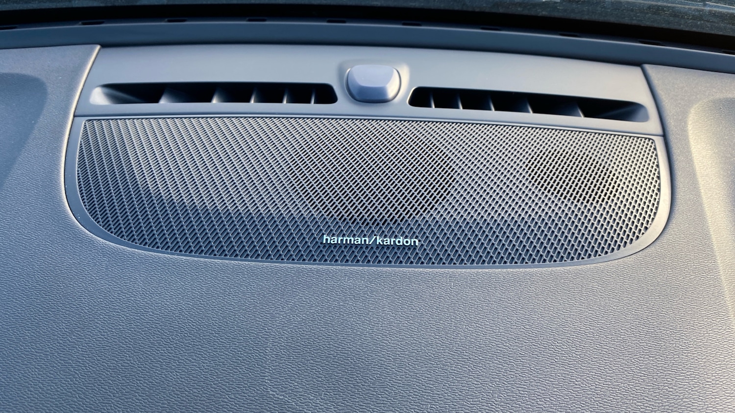 Used Volvo XC40 2025 for sale - 78109191: Photo 24