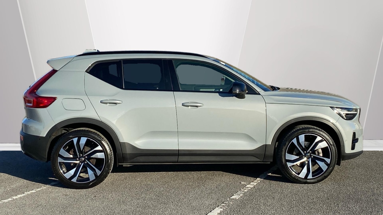 Used Volvo XC40 2025 for sale - 78109191: Photo 3