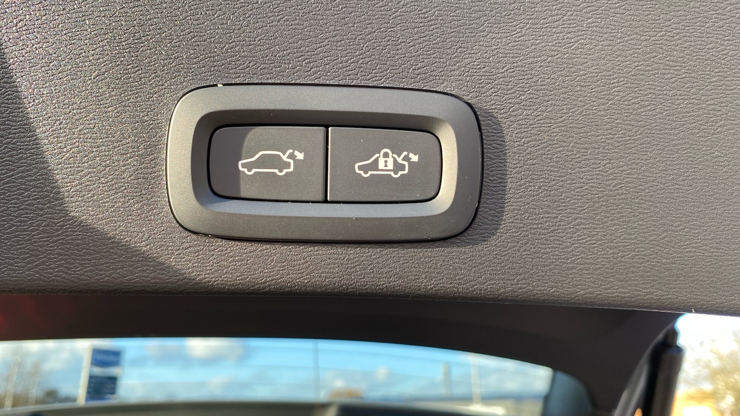 Used Volvo XC40 2025 for sale - 78109191: Photo 34