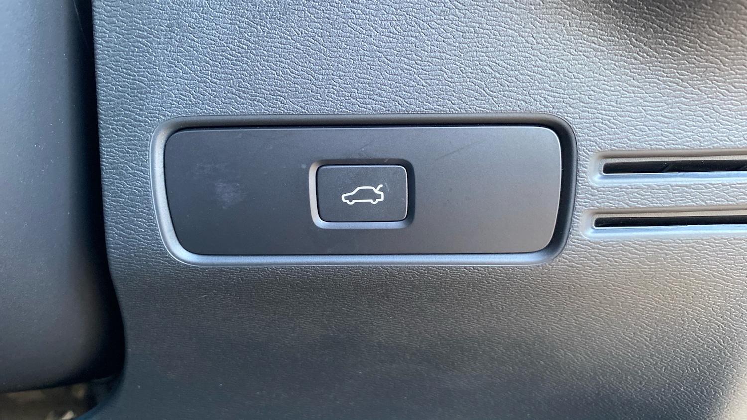 Used Volvo XC40 2025 for sale - 78109191: Photo 35