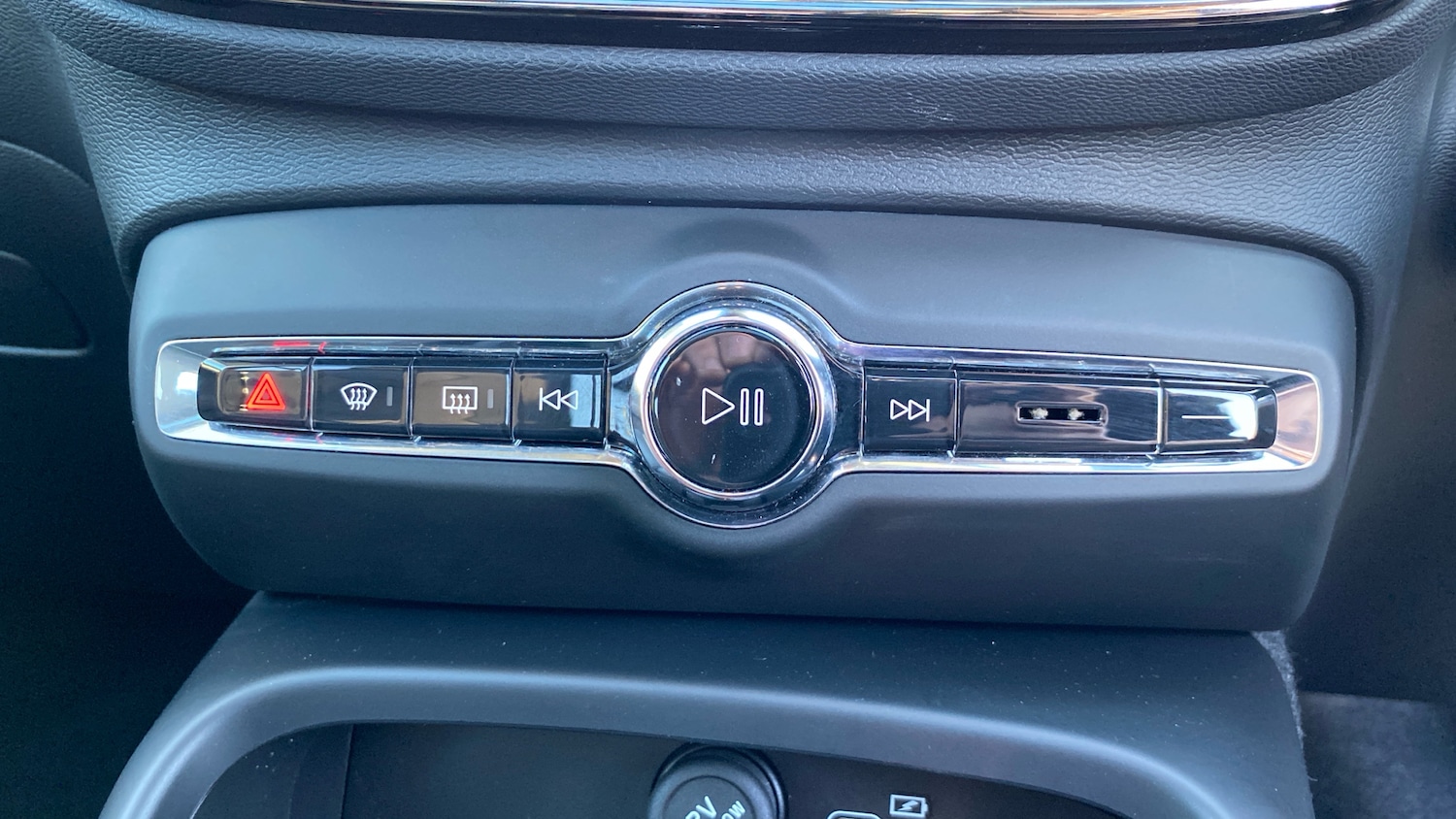 Used Volvo XC40 2025 for sale - 78109191: Photo 36