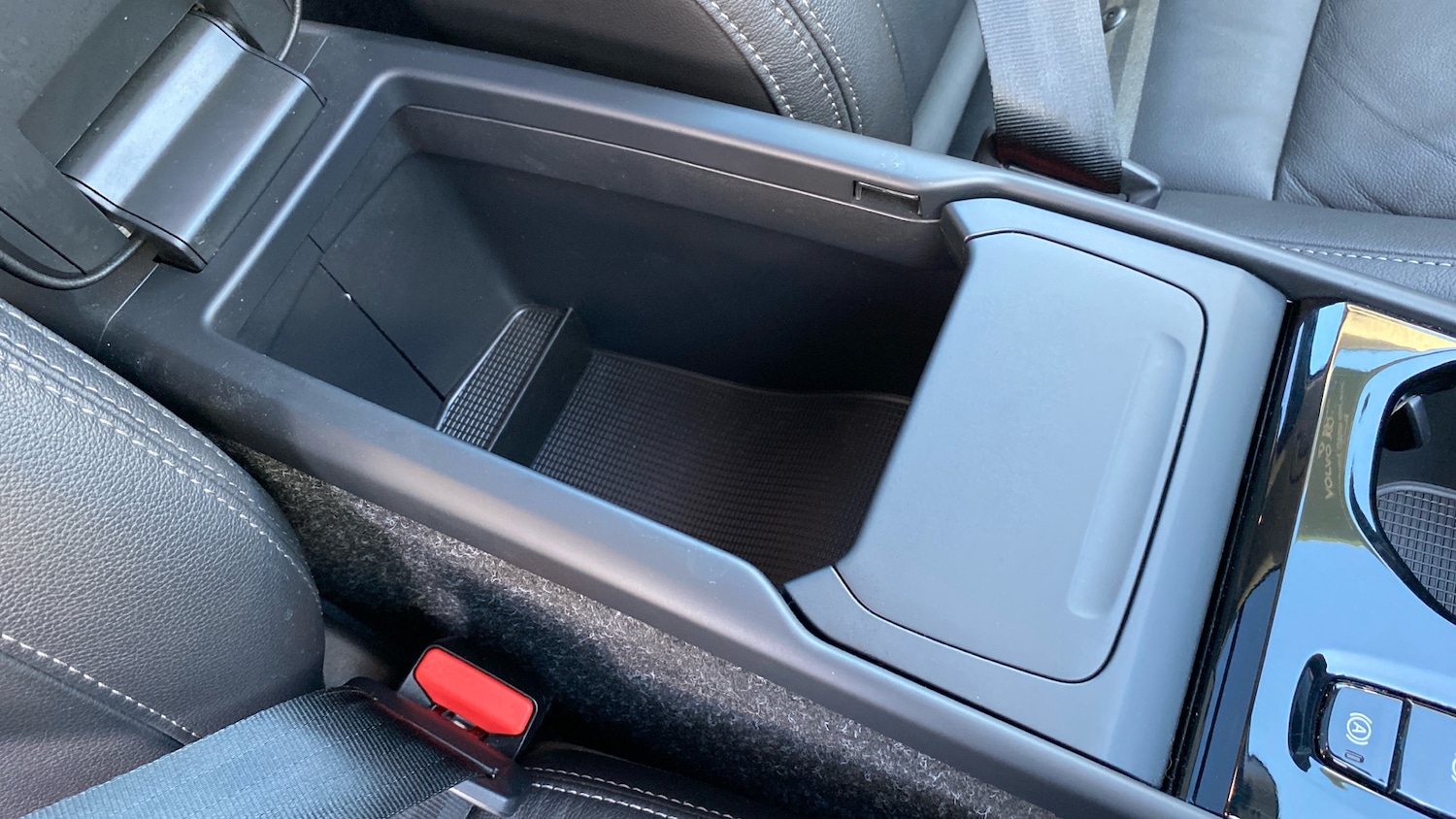 Used Volvo XC40 2025 for sale - 78109191: Photo 37