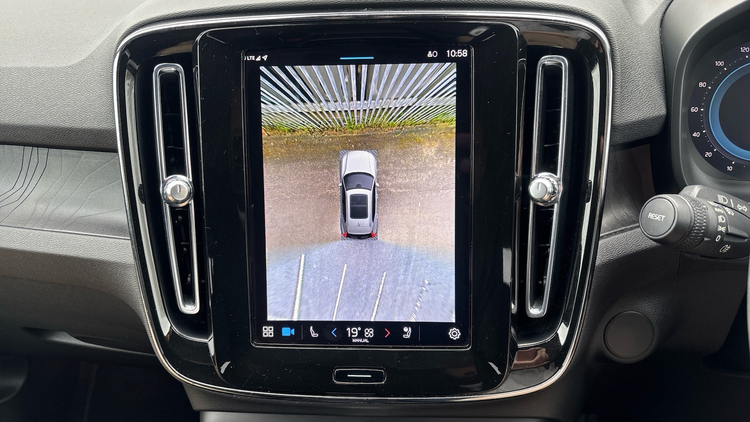 Used Volvo XC40 2022 for sale - 77847684: Photo 19