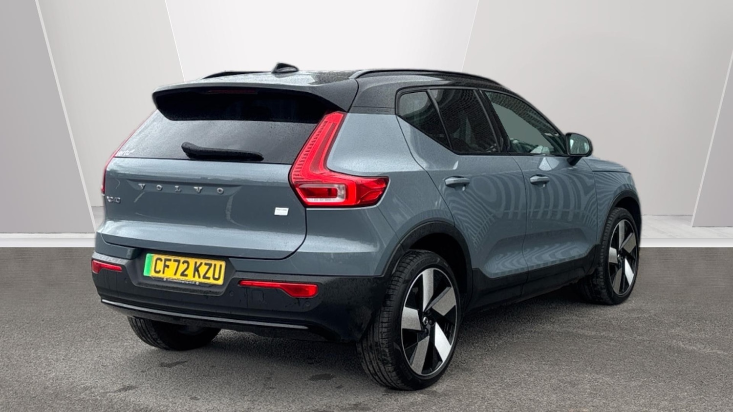 Used Volvo XC40 2022 for sale - 77847684: Photo 2