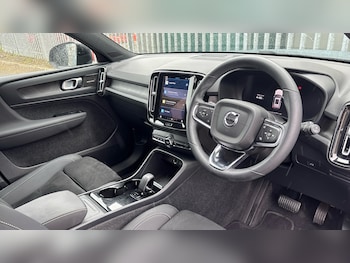 Used Volvo XC40 2022 for sale - 77847684: Photo