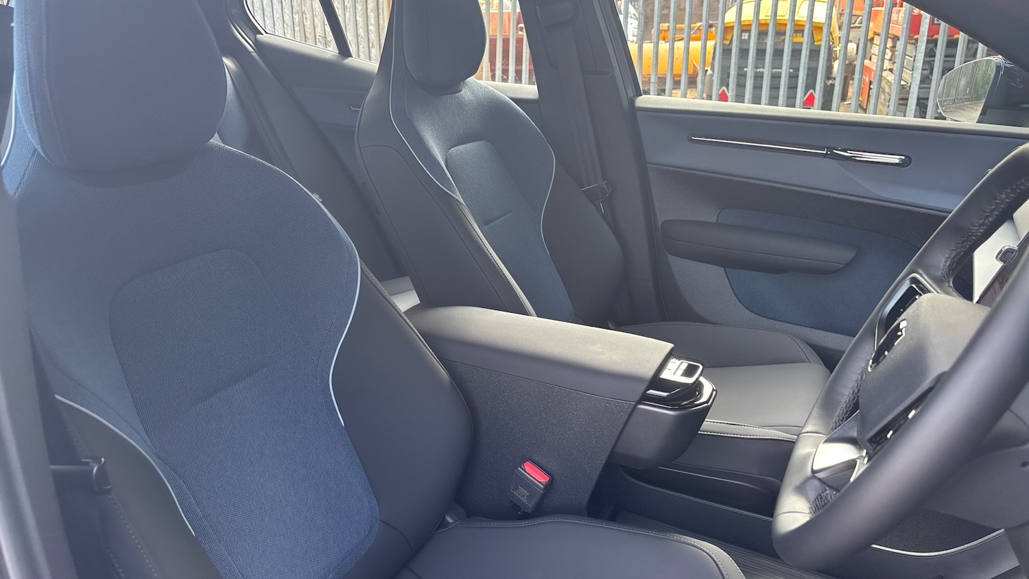 Used Volvo EX30 2025 for sale - 77459620: Photo 9