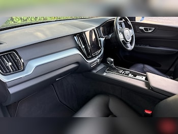 Used Volvo XC60 2017 for sale - 75959415: Photo