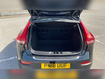 Used Volvo V40 2018 for sale - 78992396: Photo