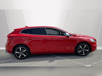 Used Volvo V40 2019 for sale - 78521375: Photo