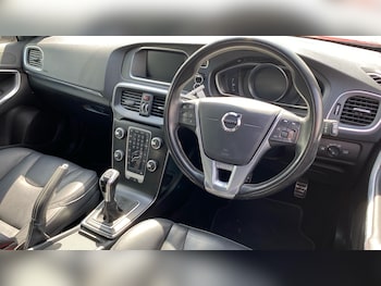 Used Volvo V40 2019 for sale - 78521375: Photo
