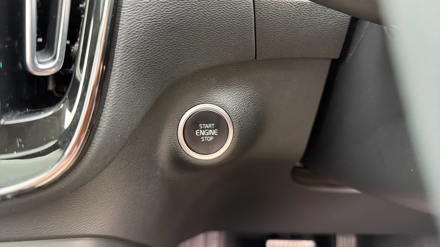 Used Volvo XC40 2022 for sale - 76653200: Photo 23