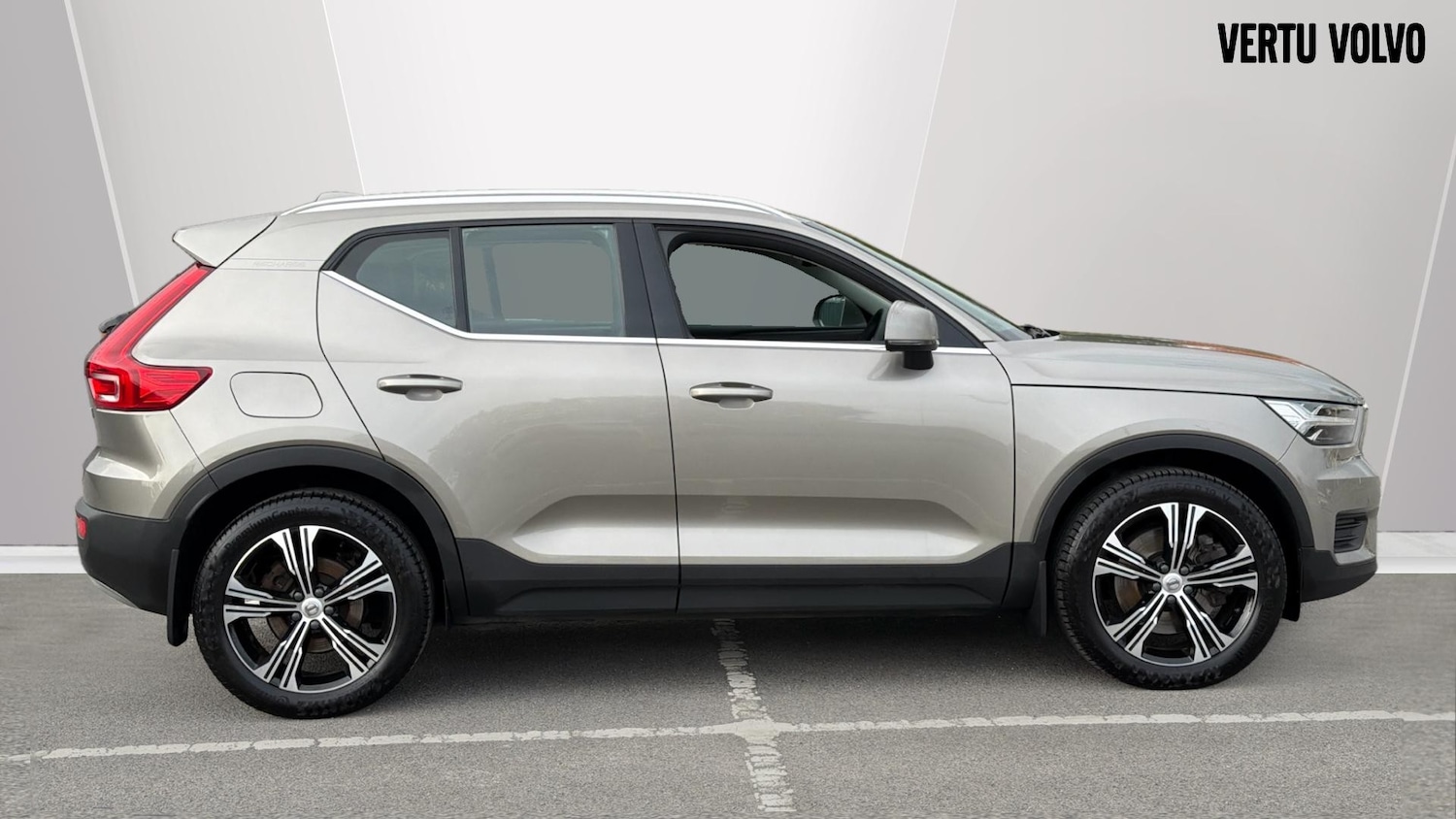 Used Volvo XC40 2022 for sale - 76653200: Photo 3