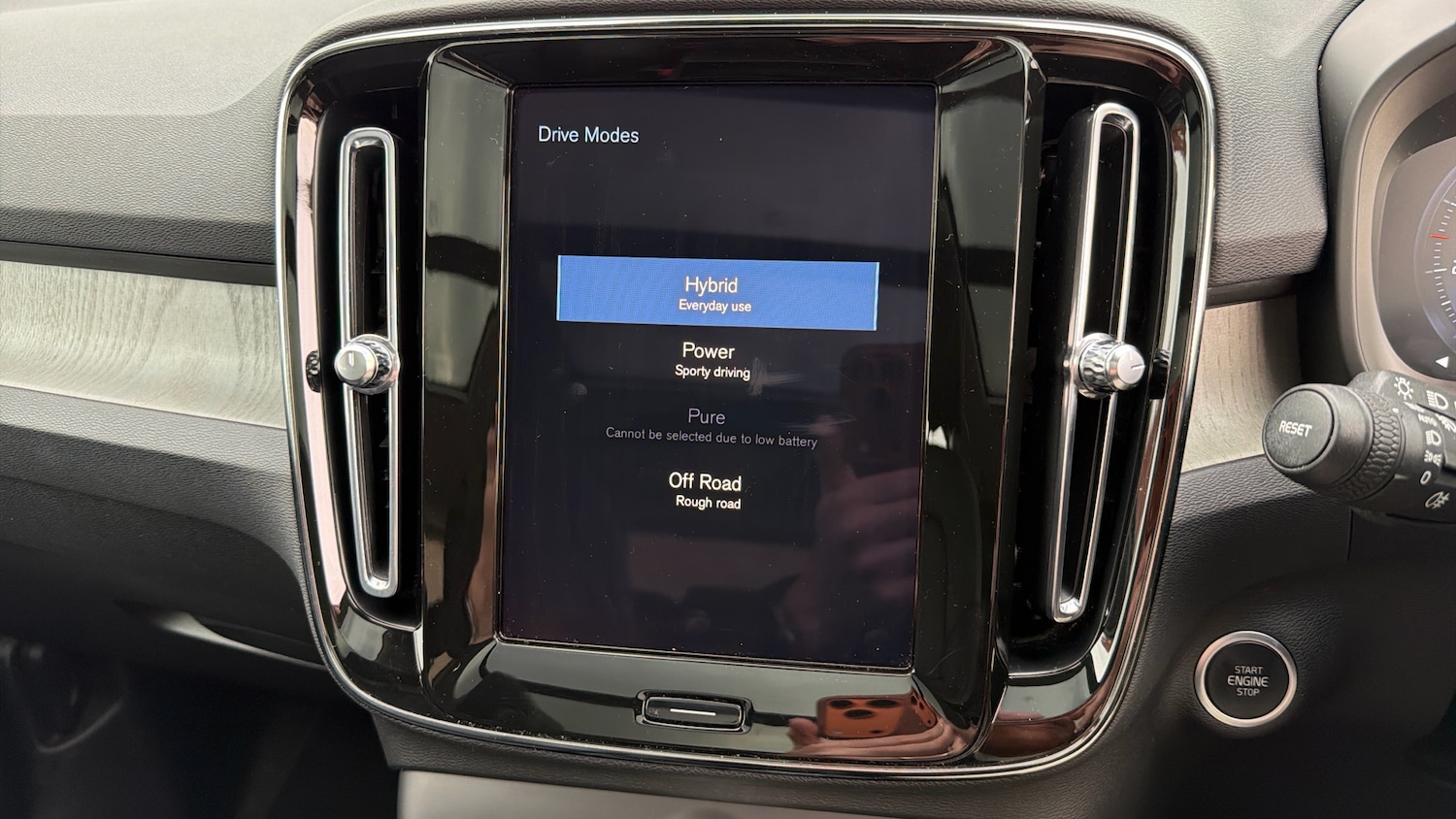 Used Volvo XC40 2022 for sale - 76653200: Photo 33