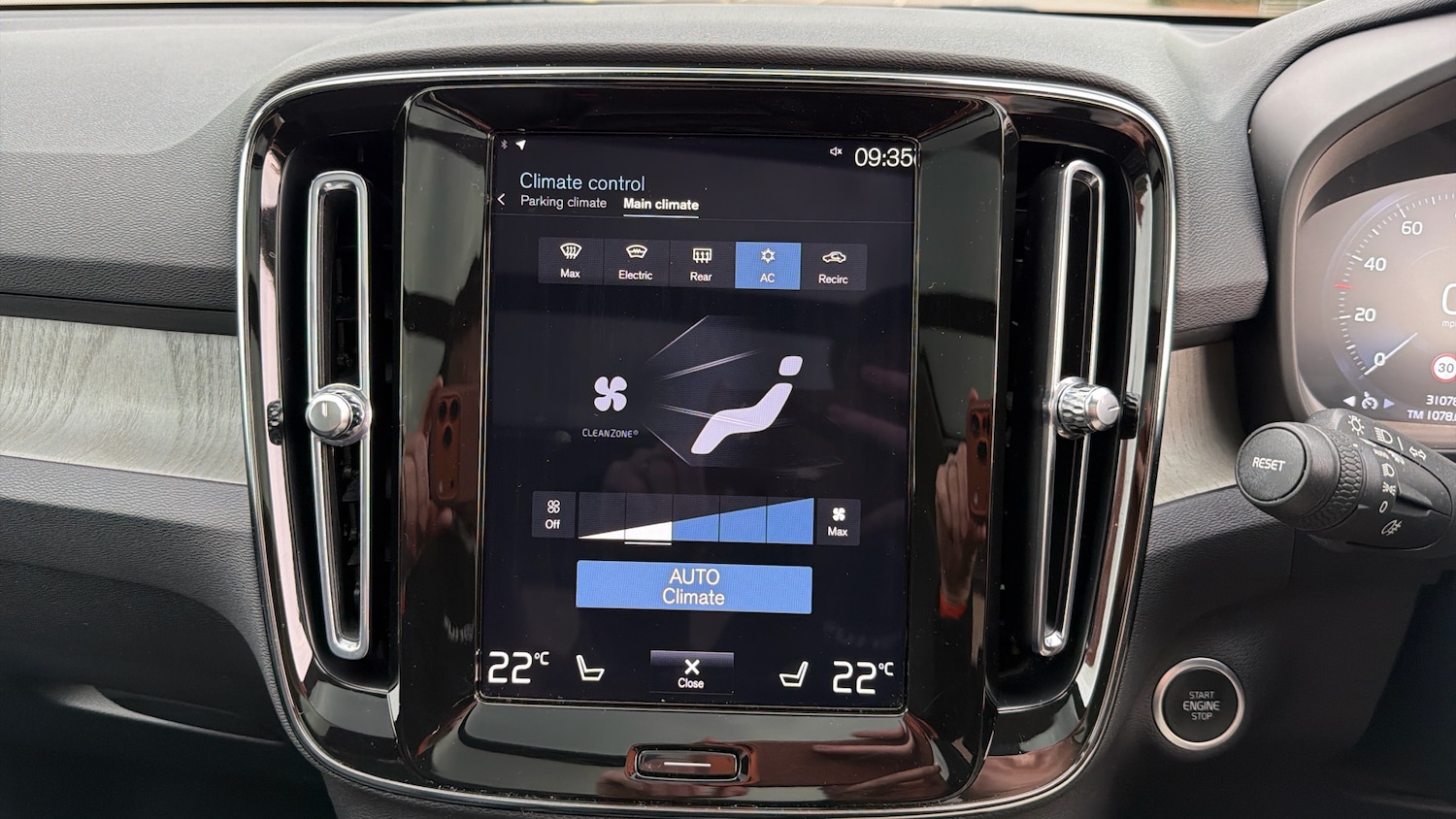 Used Volvo XC40 2022 for sale - 76653200: Photo 35